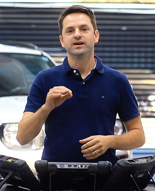 teacher-rafa.jpg
