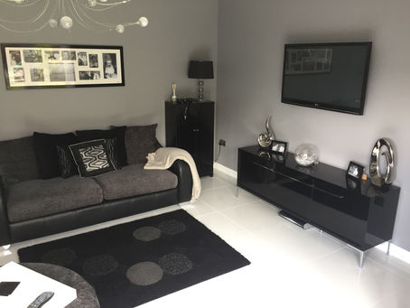How to Decorate a Living Room with Wall Tiles
