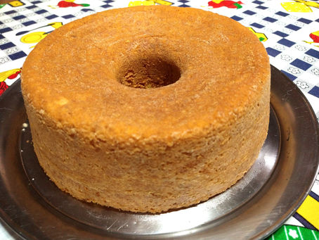 BOLO INTEGRAL DE FUBÁ E CÔCO