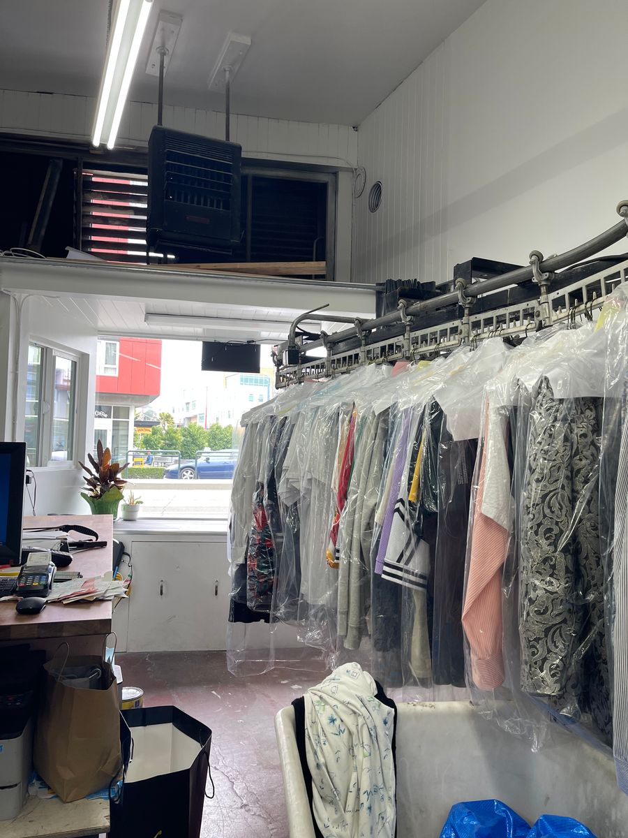 Mack's Dry Cleaners