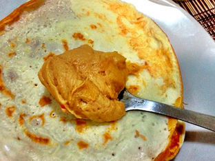 Crepe proteico com pasta de amendoim integral