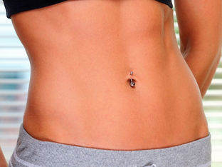 Descubra algumas formas de definir a barriga sem abdominais...