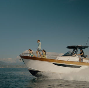 Naviga sul lago di Garda con un esperienza esclusiva a bordo del nostro Gozzo Mimì