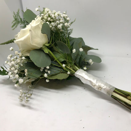 white flower bouquet.jpeg