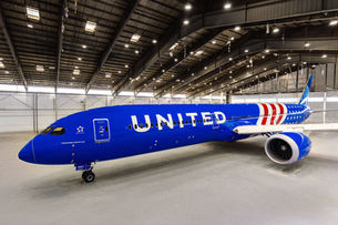 United Airlines Celebrates America 250 with Special Livery; Reaches Military Pilot Hiring Milestone