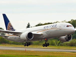 United Airlines Reports Fourth Quarter Net Loss of $1.9 Billion on 69% Revenue Decline to $3.4 B
