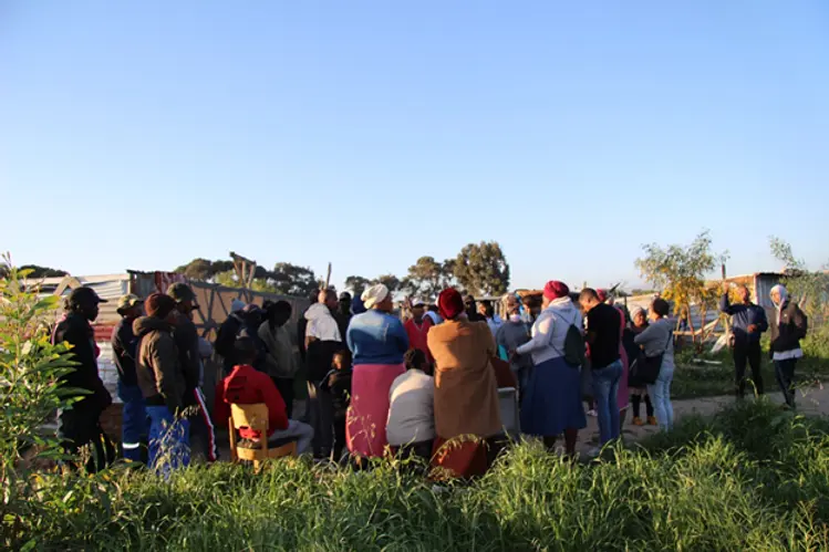Gate 7 residents demand basic rights