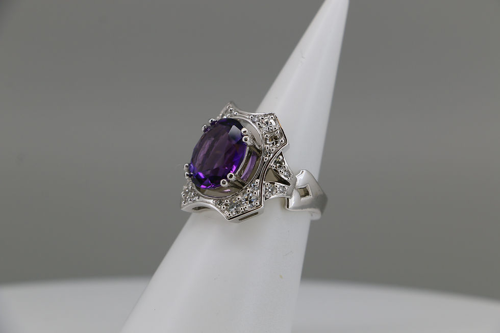 Thumbnail: White Gold Diamond & Amethyst Vintage Ring