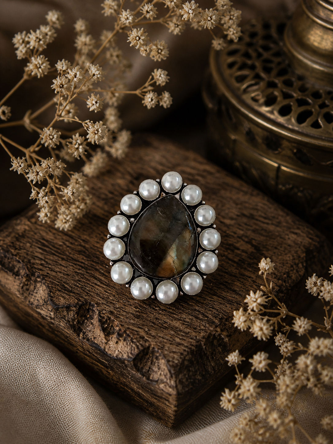 Adjustable Classic Pearl Frame Ring
