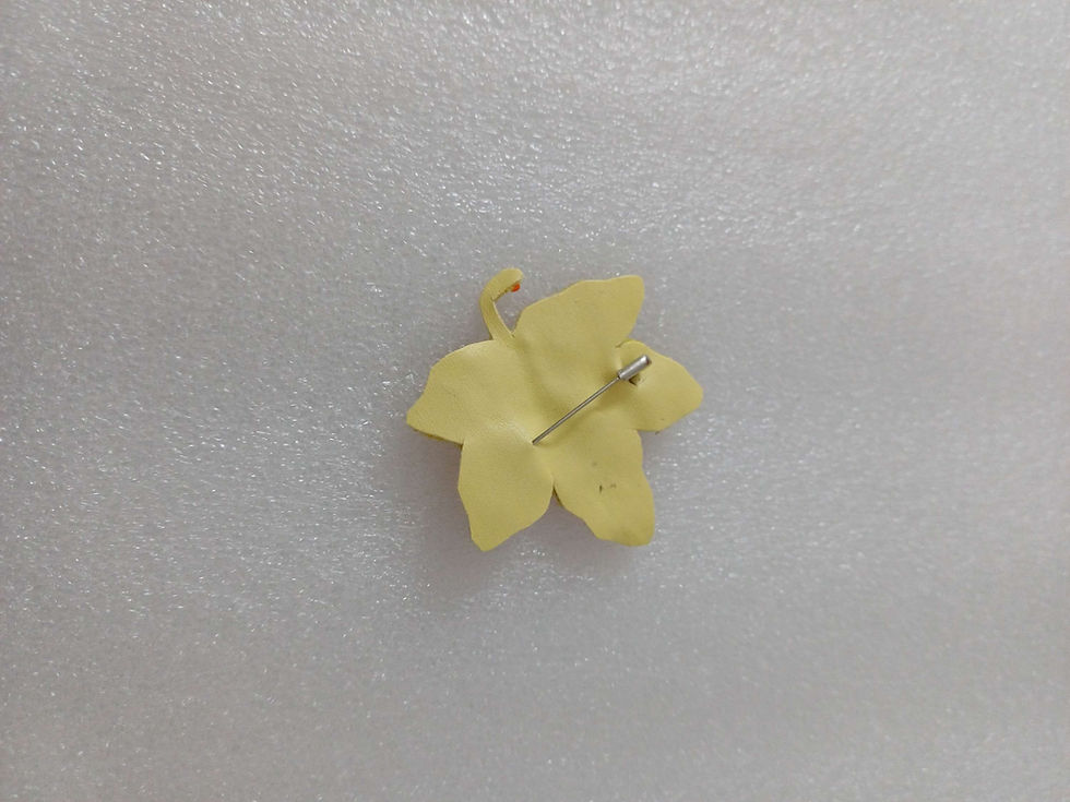 Thumbnail: Golden Maple Glow Brooch