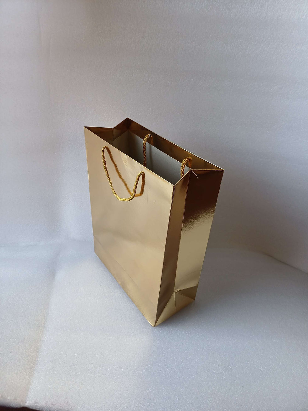 Thumbnail: Golden Elegance Gift Bag (Pack of 6)
