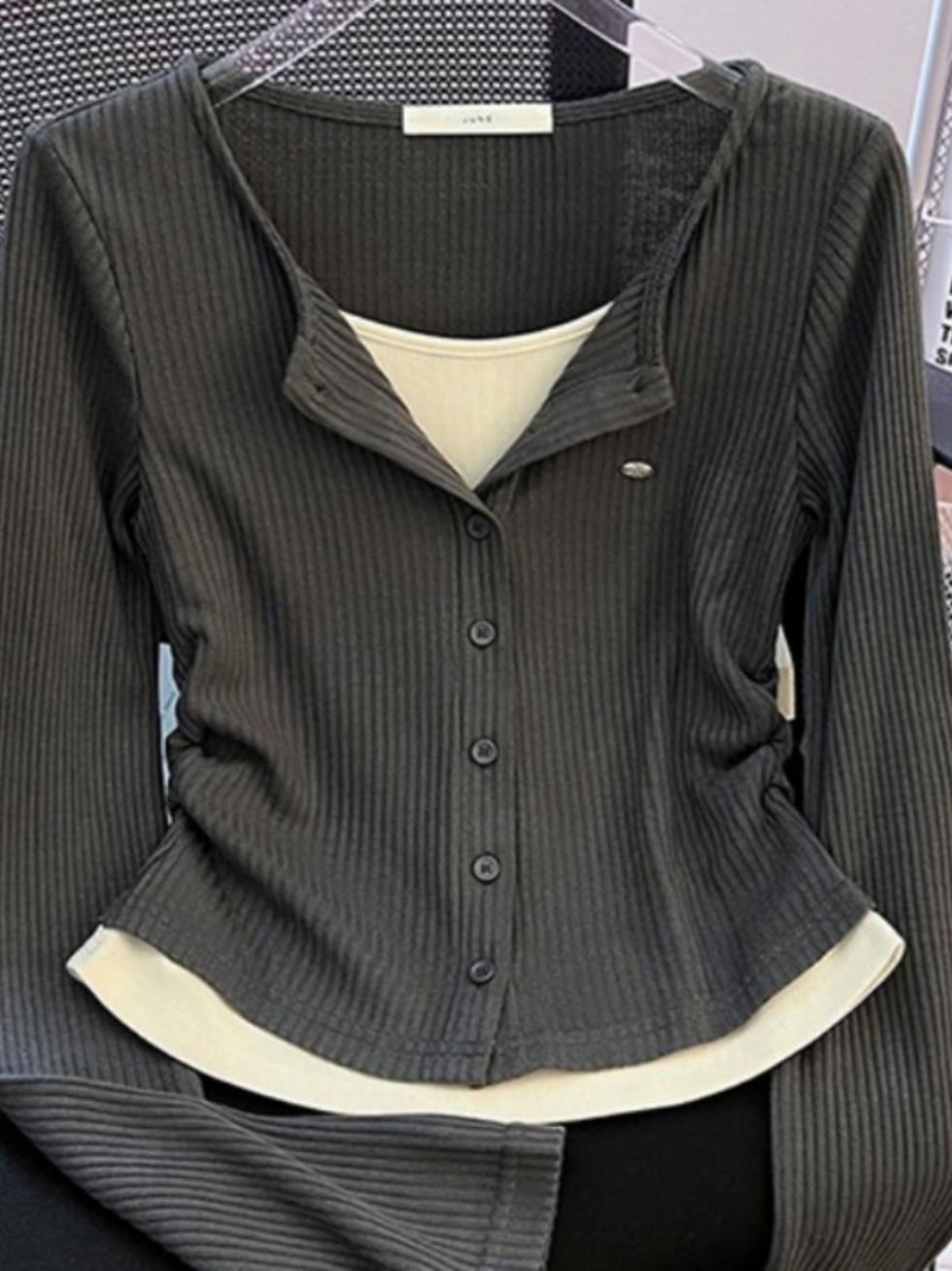 Miniatura: Camiseta Feminina Manga Longa Slim Fit Plus Size com Design Moderno para Outono.