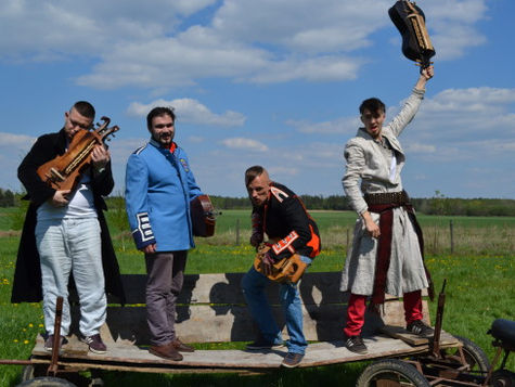 “Joryj Kłoc” (“Йорий Клоц”)! Знайомтеся з львівською етно-ватагою, що грають “український обря