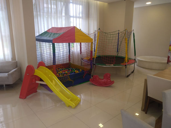 Cama elástica higienizada para festa infantil em condomínio na Vila Alpina
