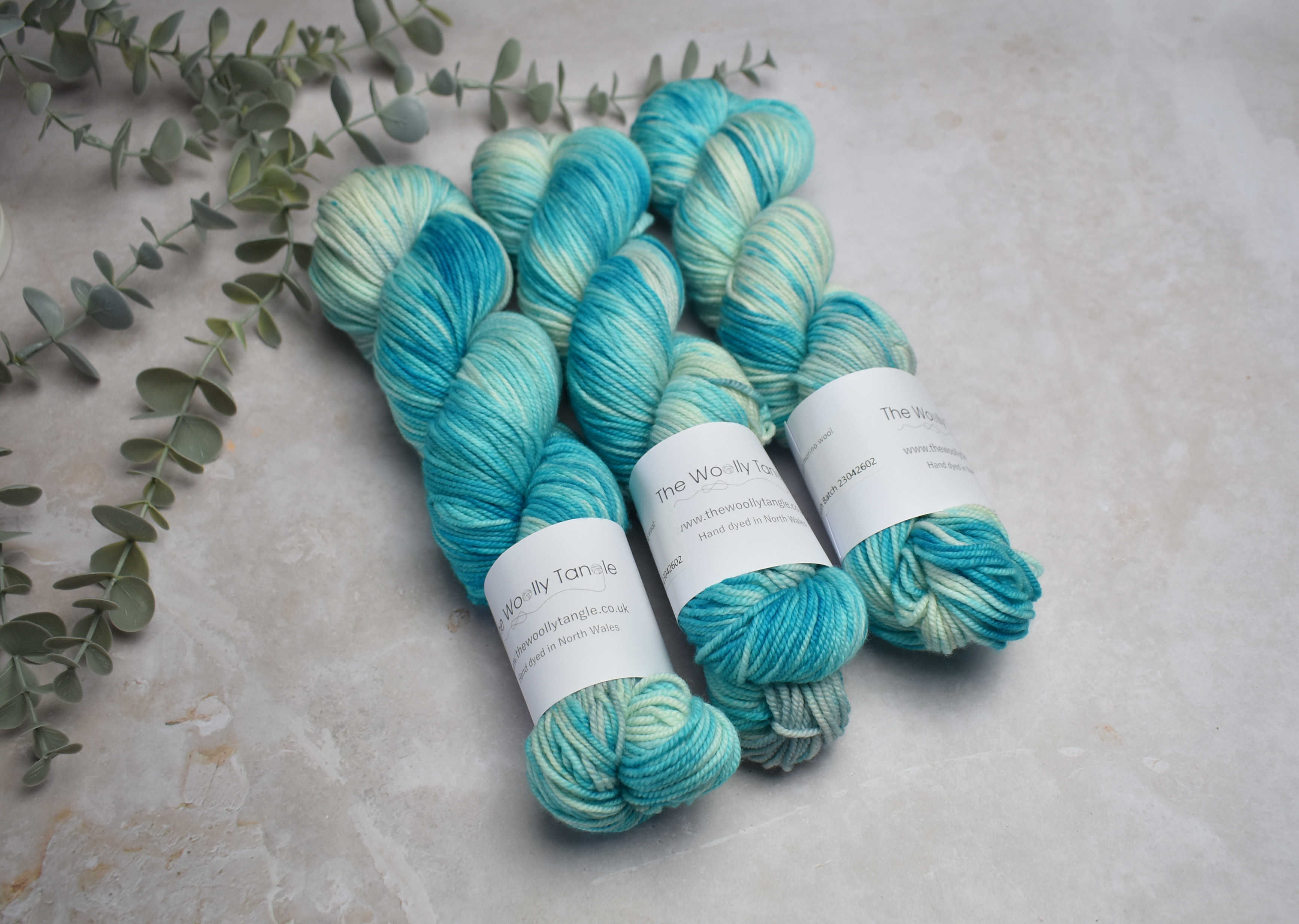 Spearmint breeze - DK merino hand dyed yarn