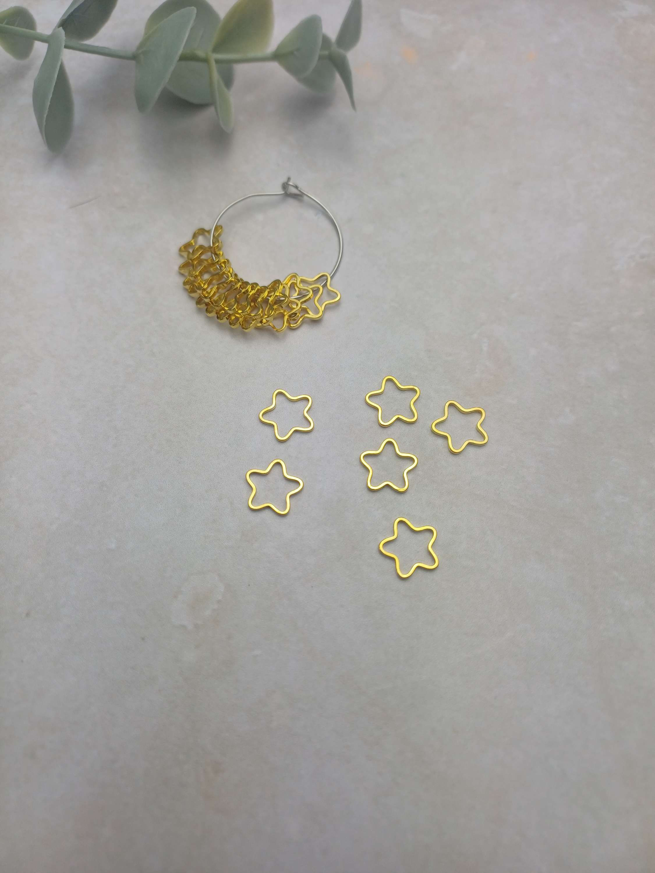 Small solid stitch markers - gold flowers