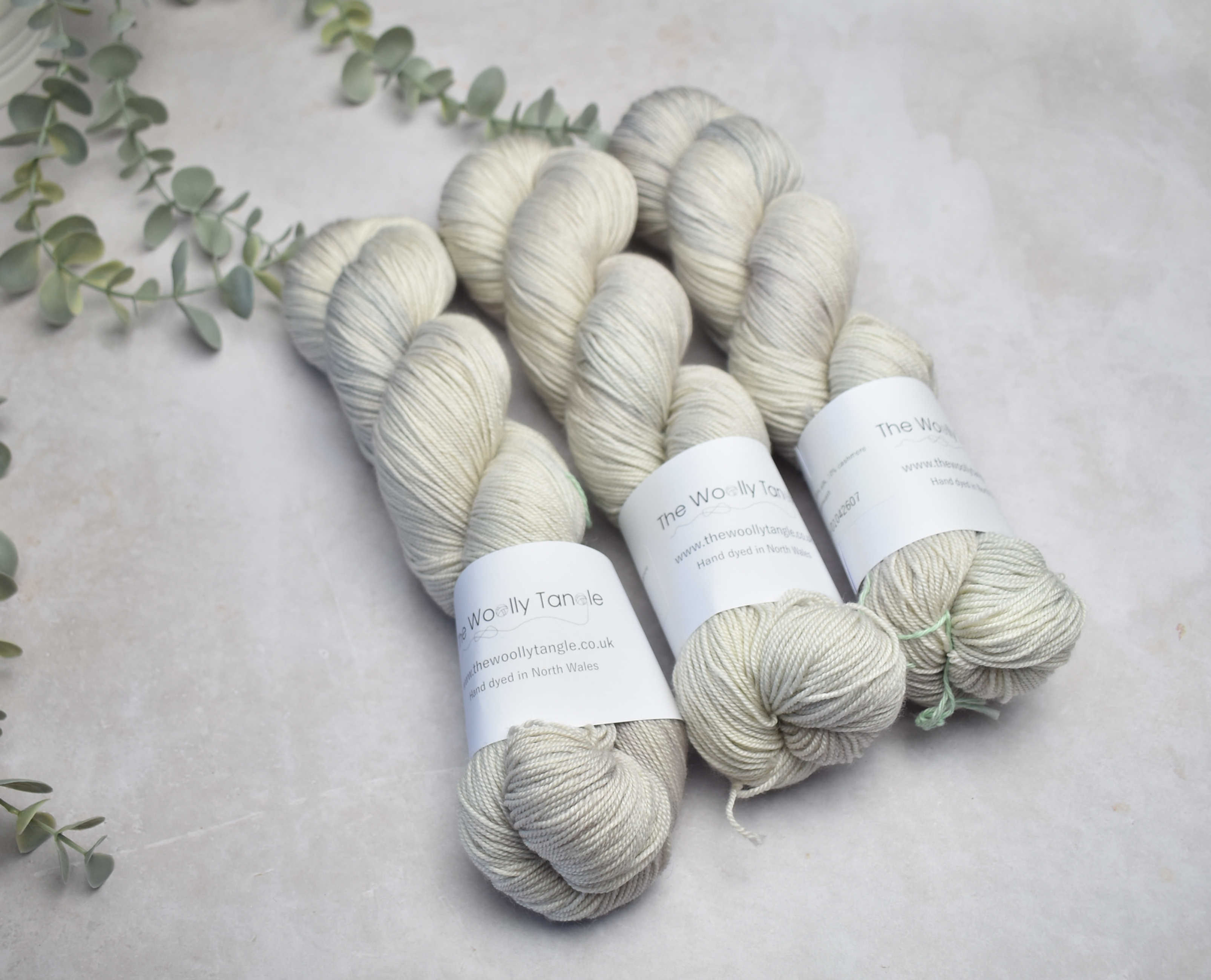 Dove - 4ply merino cashmere silk hand dyed yarn