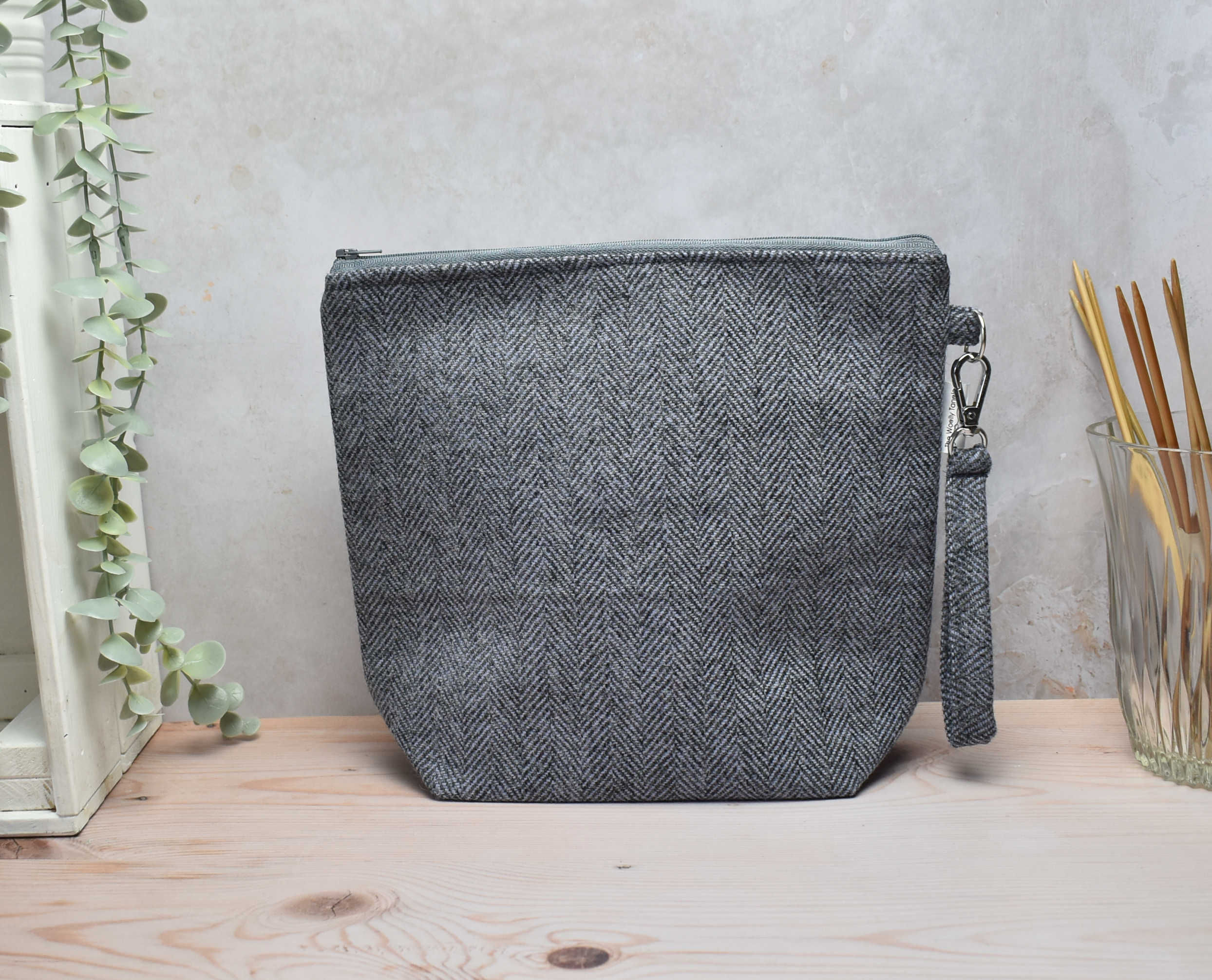 Dusky lilac medium size project bag in luxury wool fabric.