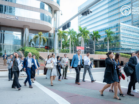 El error más común de los abogados jóvenes: esperar a que los clientes lleguen en lugar de salir a buscarlos