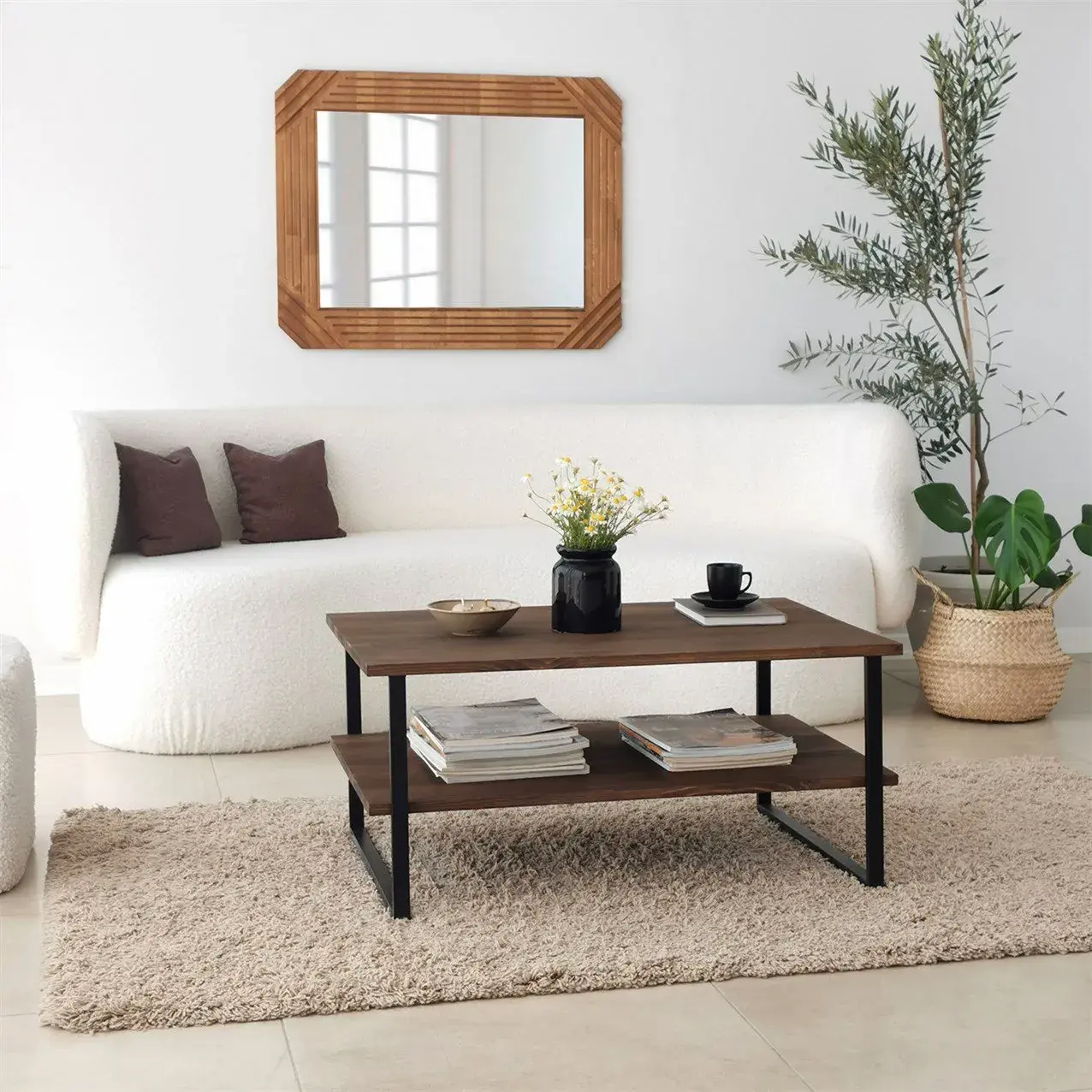 Neta Coffee Table / Walnut