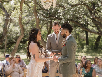 The Ultimate Guide to Selecting the Perfect Wedding Officiant | Austin, TX Wedding Planners
