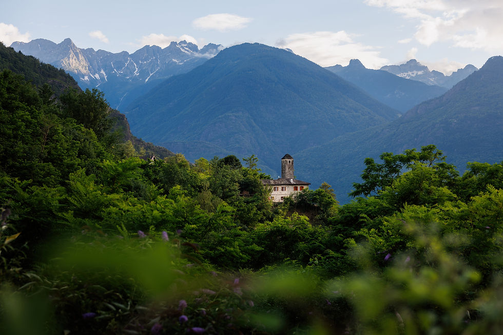 Campanile Nero Valchiavenna die schönsten Unterkünfte im Valchiavenna Italien Wandern Berge Skifahren Outdoor Slow Living Dolce Vita