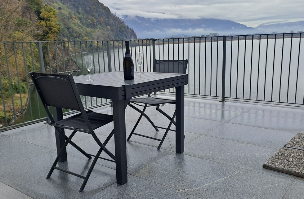Nido di Verceia Ferienwohnung Am See Lago di Mezzola Erholung Naturschutzgebiet die schönsten Ferienwohnungen im Valchiavenna Chiavenna Novate Mezzola Piuro Madesimo Campodolcino