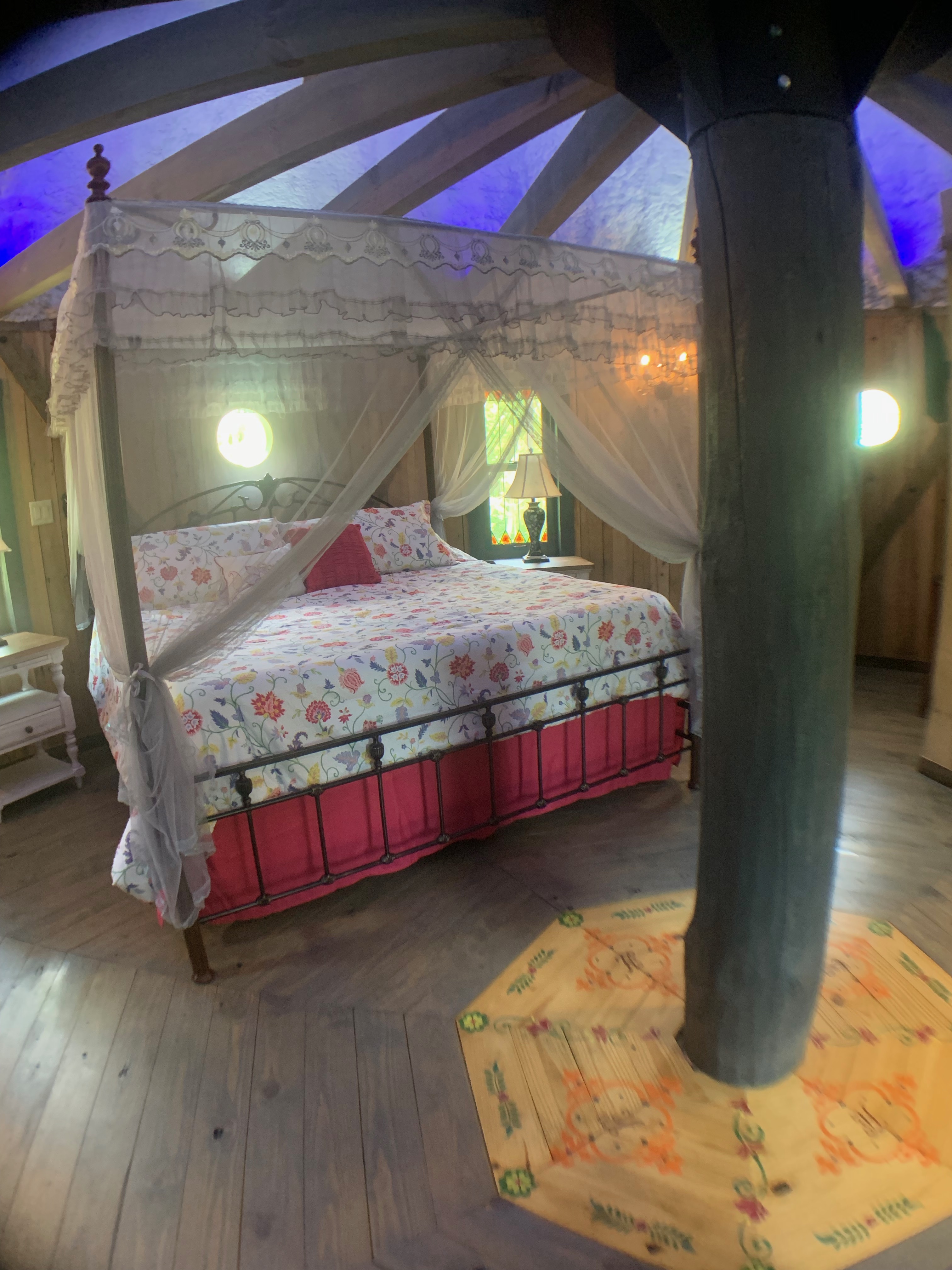 King Bed Upstairs