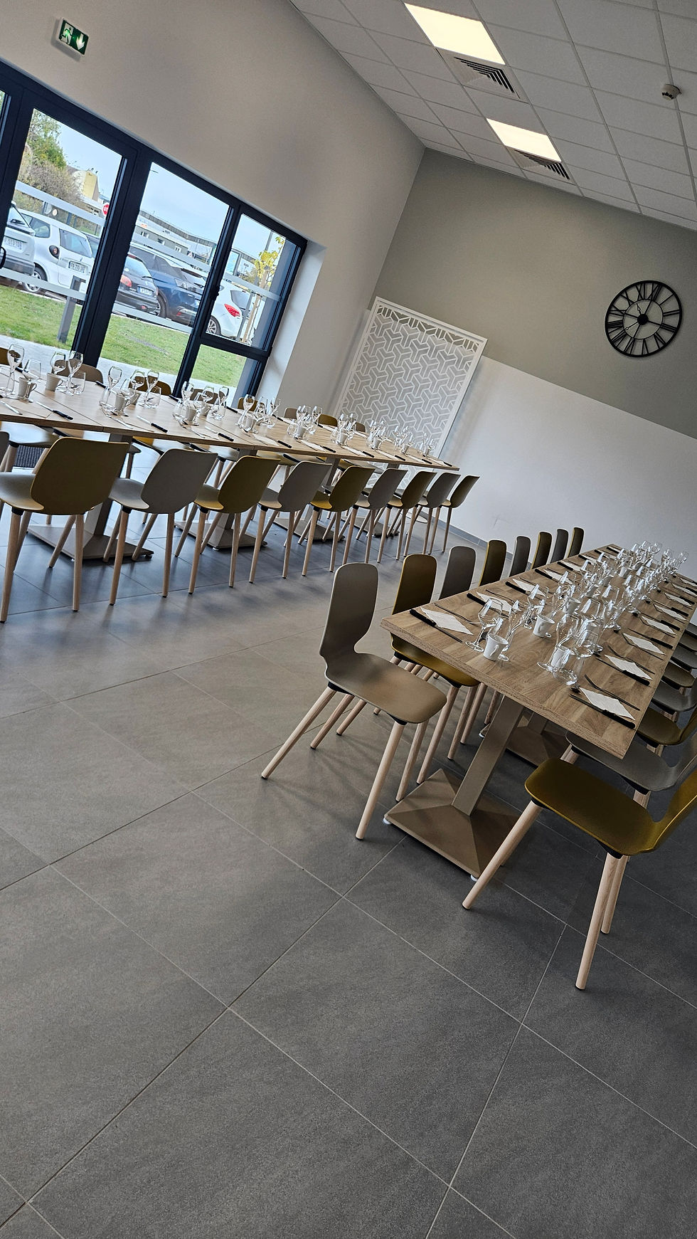 🟢 Des jeunes de l'IME Le Tremplin s'occupent de la restauration lors d'un repas organisé par l'Unapei 🟢