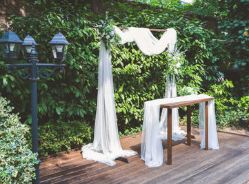 svadobná brána, slávobrána, svadobný oblúk, svadobný obrad, svadba, svadobná výzdoba, svadobné dekorácie, požičovňa dekorácií, prenájom inventáru