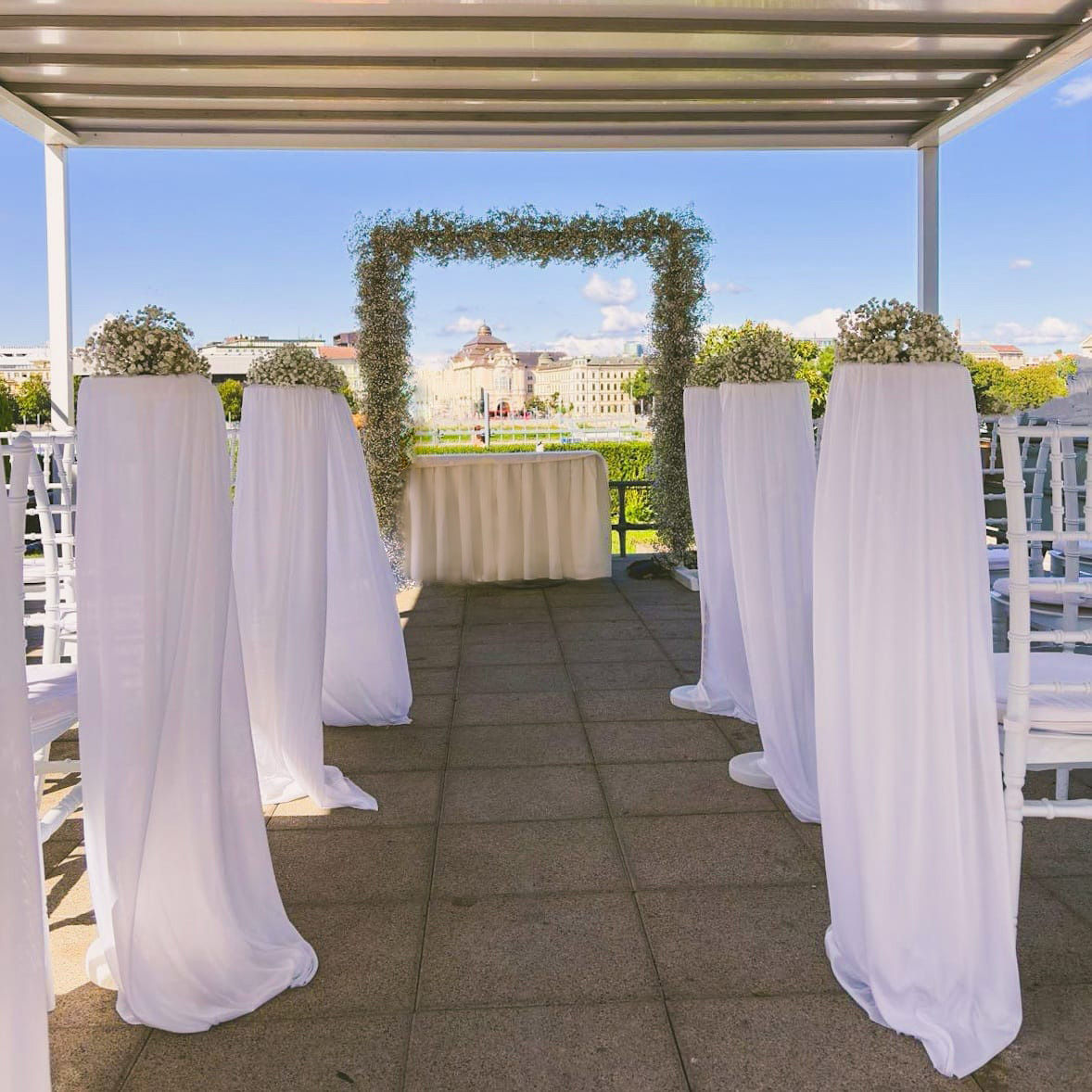 Stojan na kvety s návlekom