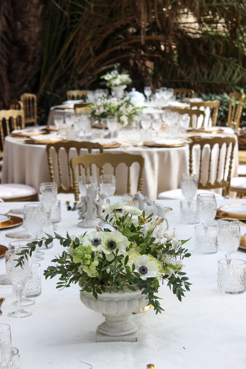 Floral compositions shaped by refined aesthetic vision by à toi fleurs