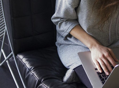 Professors help students find ways to connect online