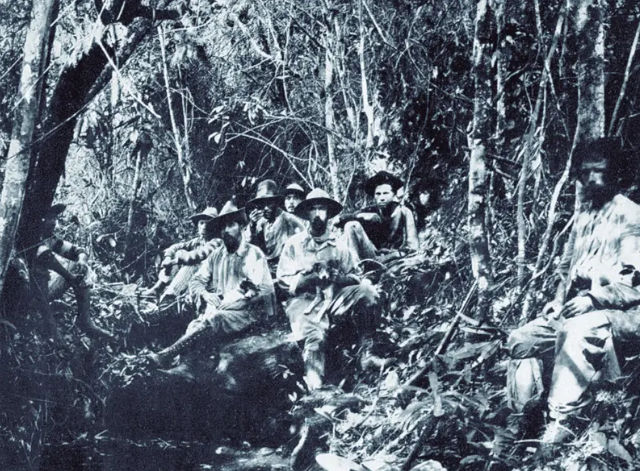 Fawcett, de chapéu e no meio do grupo, na nascente do Rio Verde