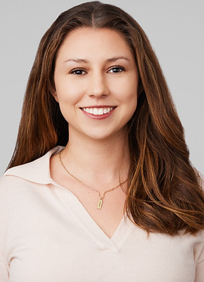 Mercedes, Cuevas, professional headshot. She is a fully Licensed Mental Health Counselor at Lemon Tree Counseling in WA. 