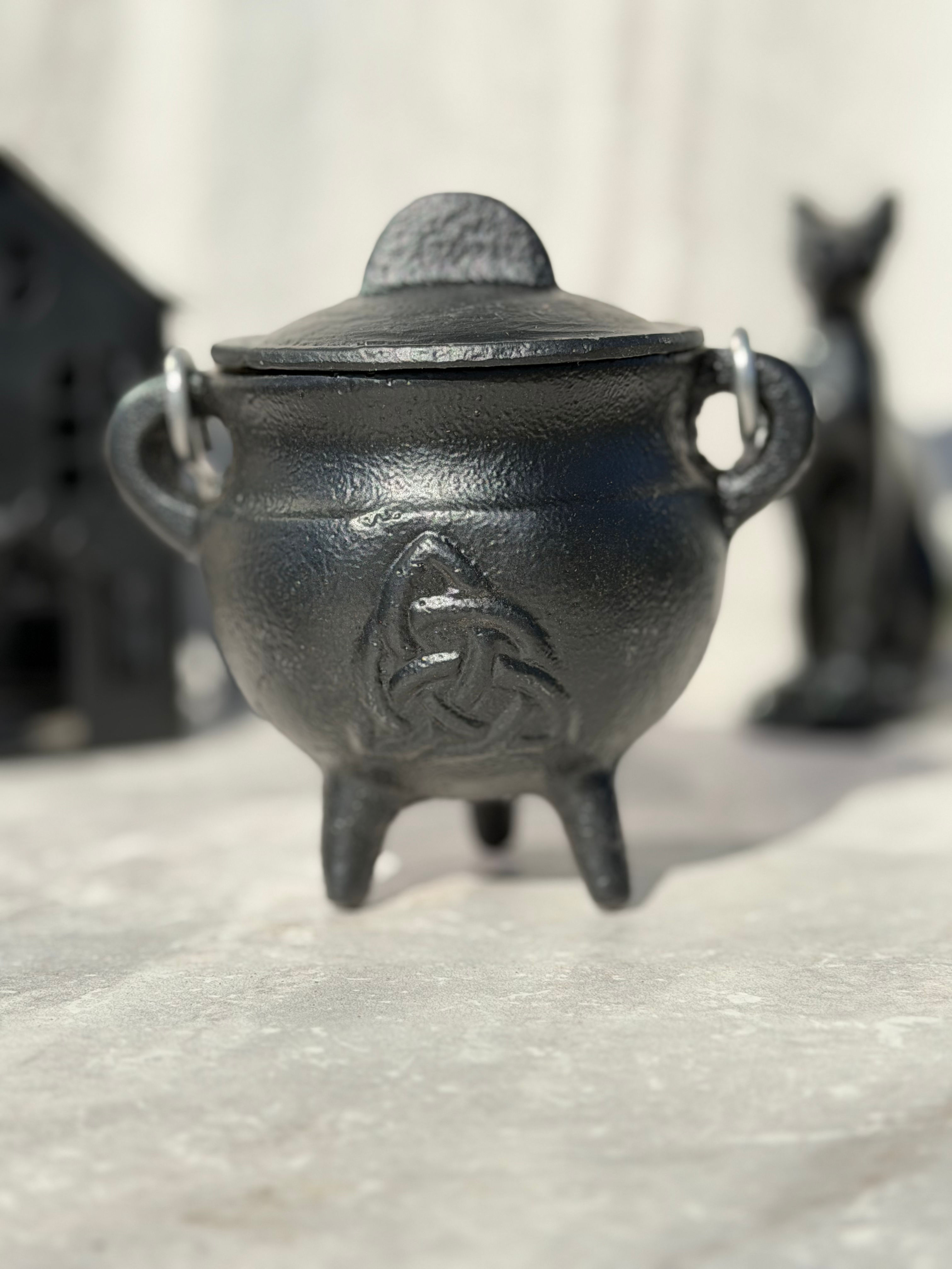 Triquetra Cauldron 