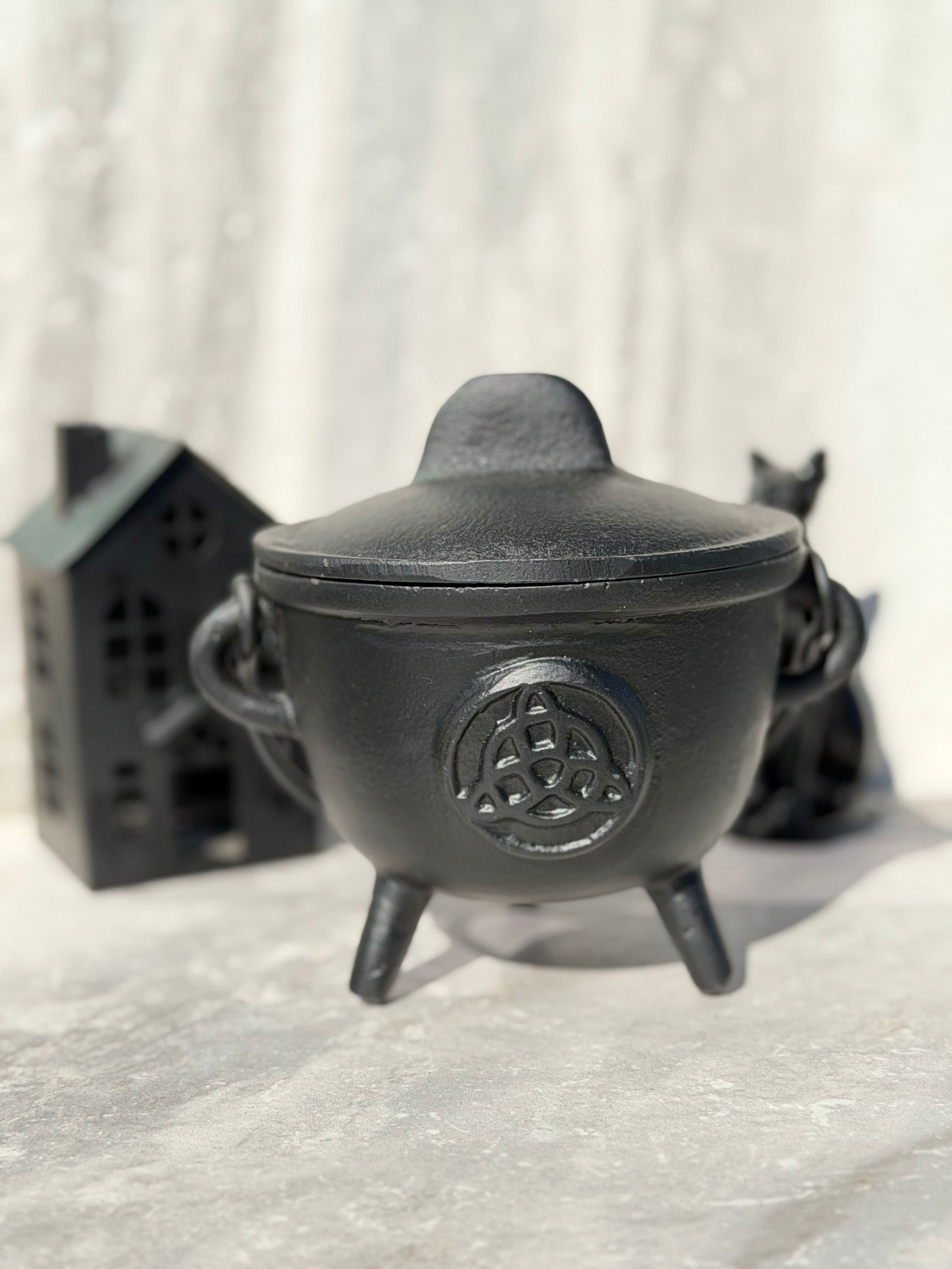 Triquetra Cauldron 