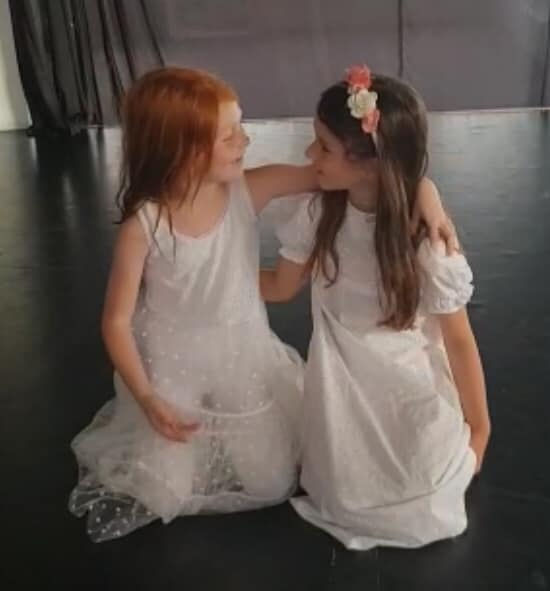 67806471_368384447184257_556102354776306