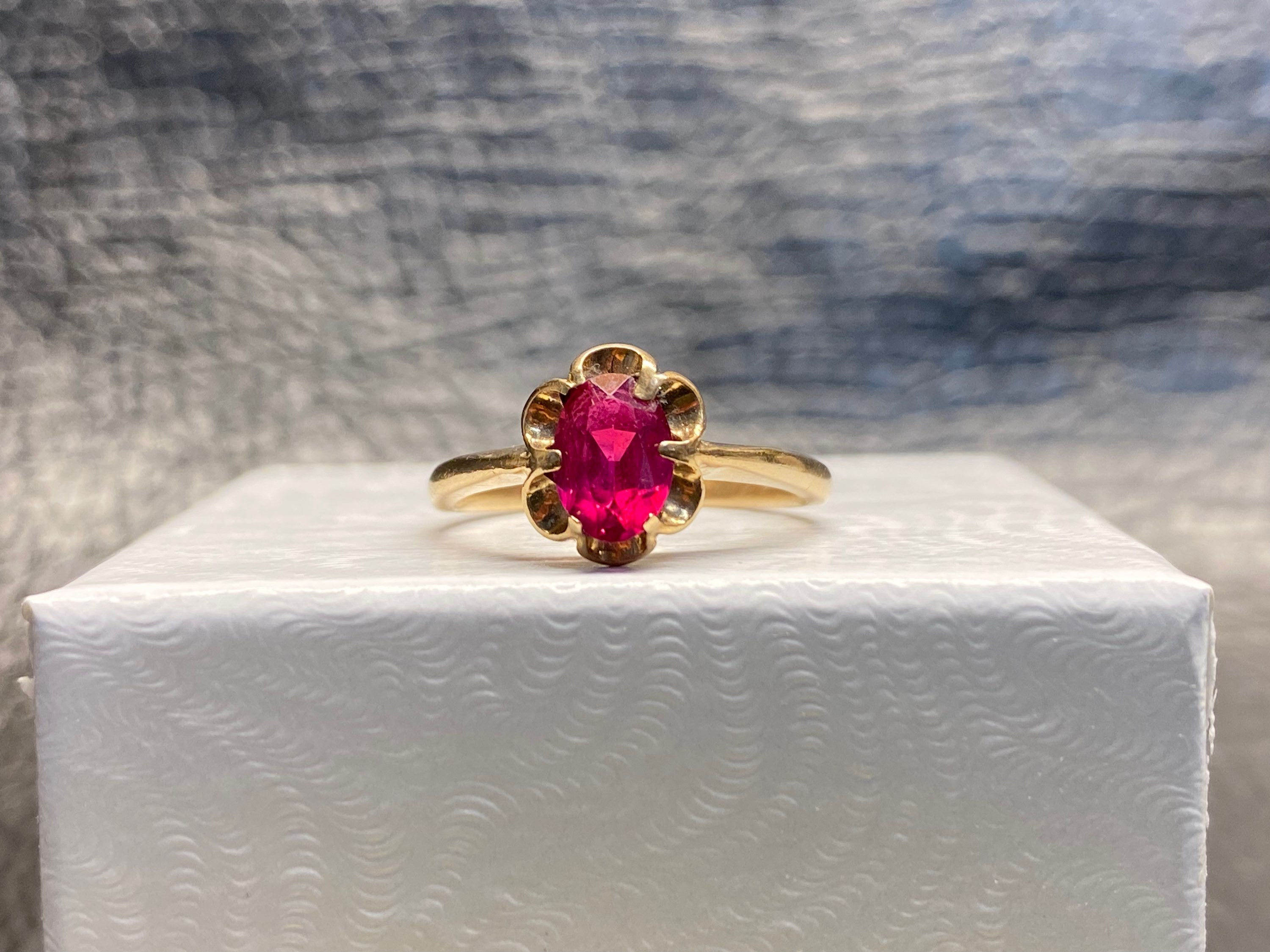 Antique 10k Gold "Belcher Claw" Ruby Ring