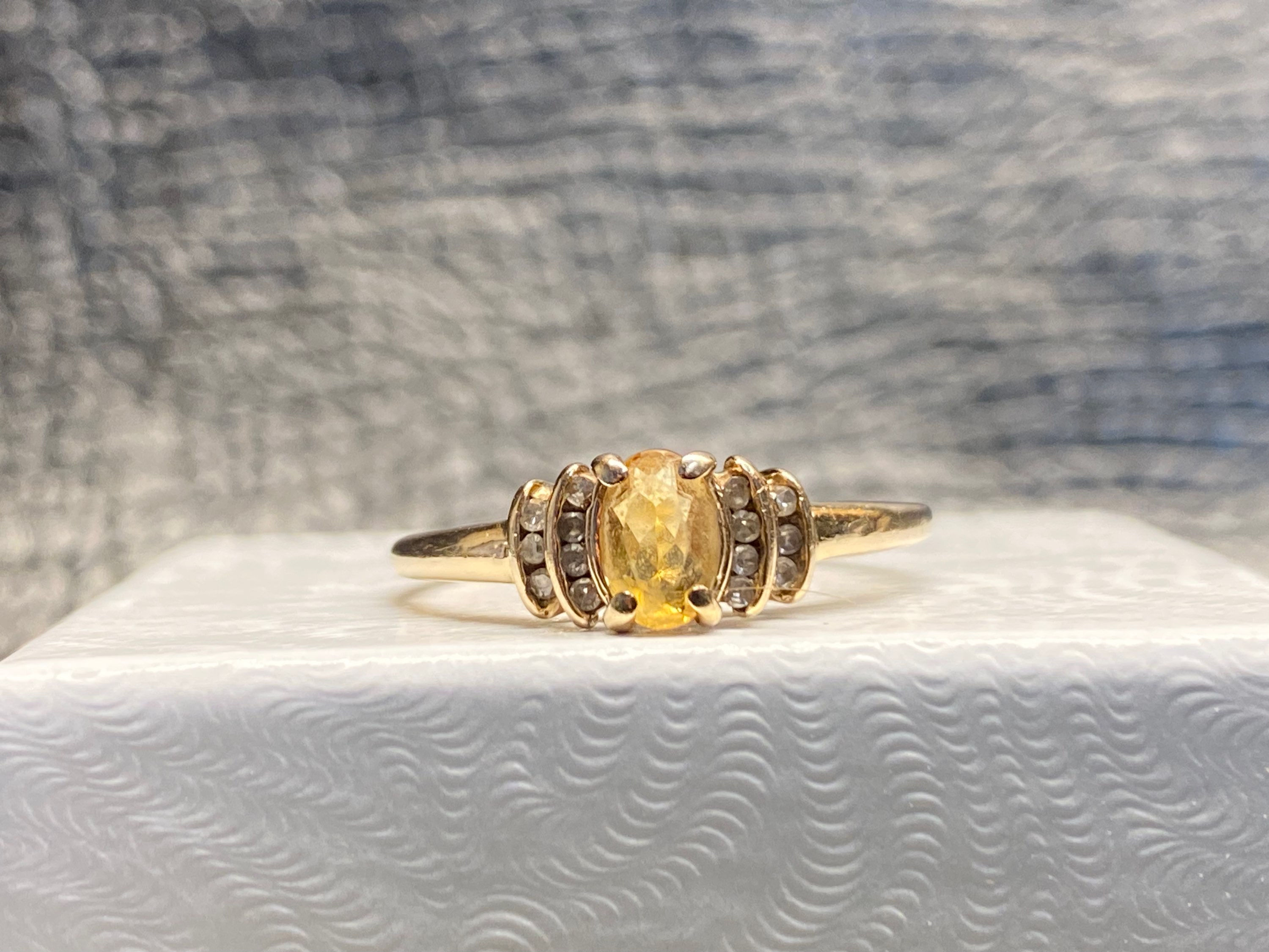 10k Gold Citrine Ring