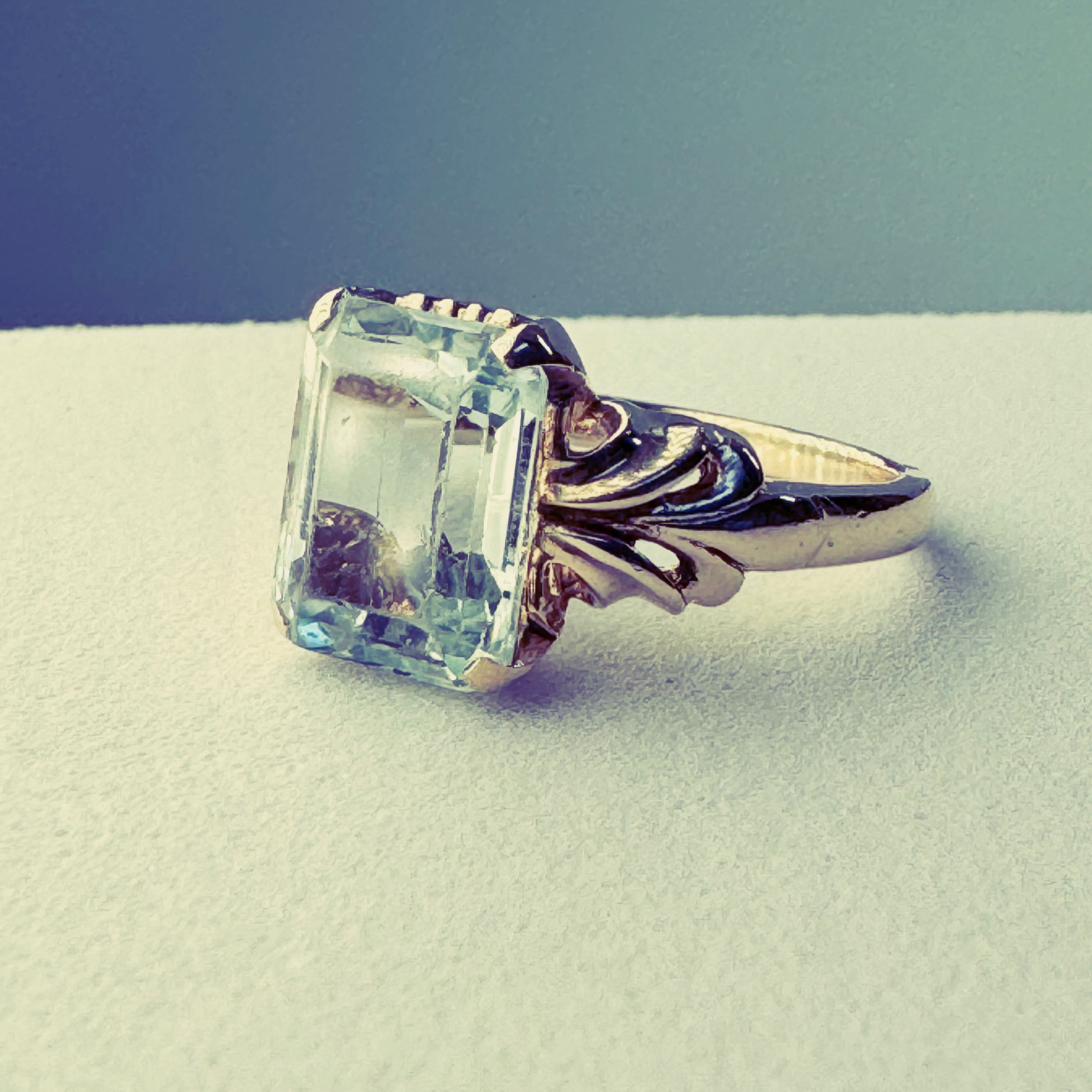 10k Gold Aquamarine Ring