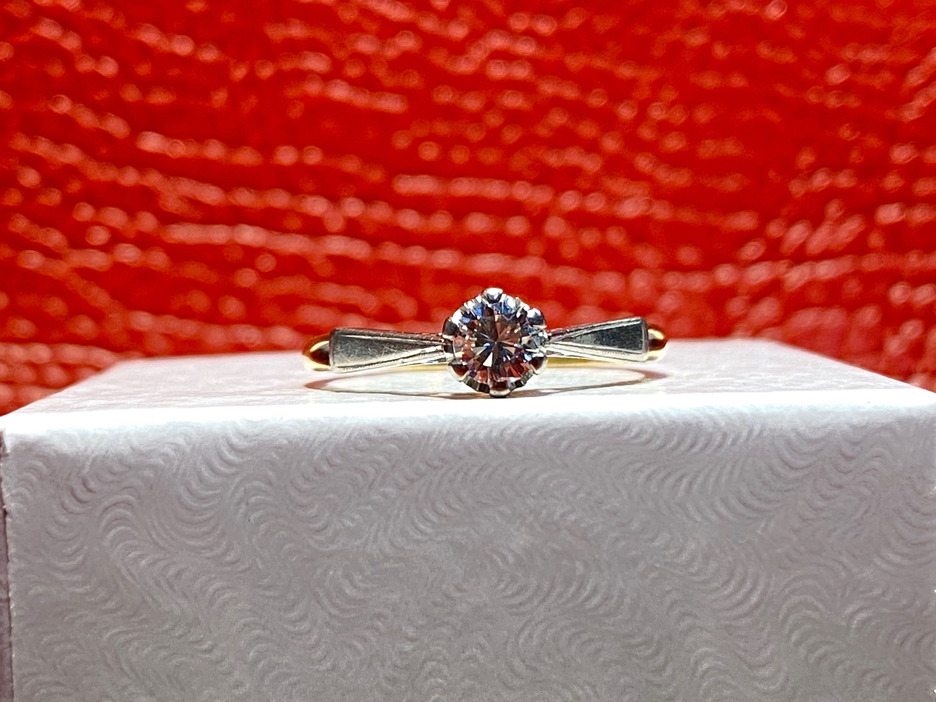 18k Gold .27ct Diamond Engagement Ring