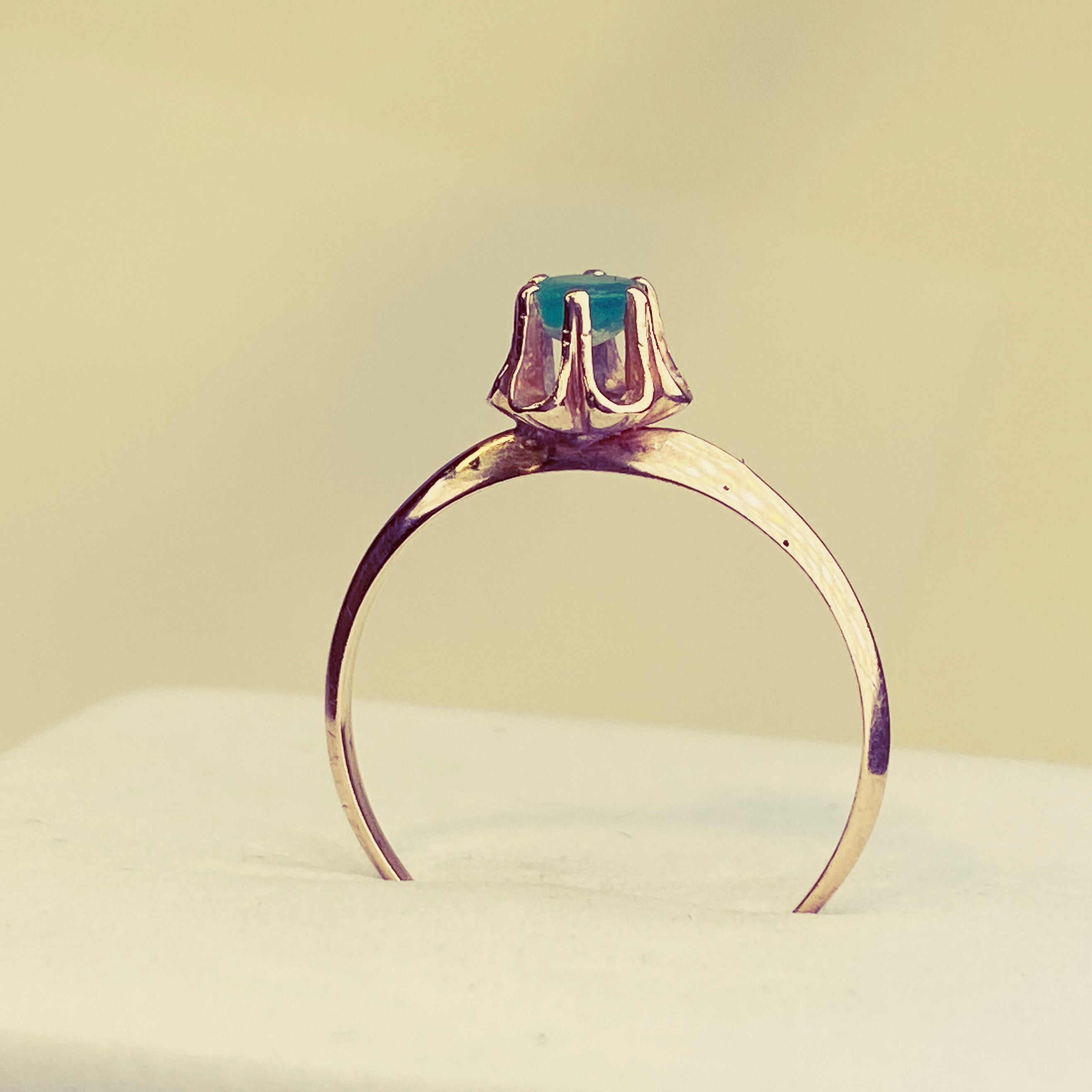 Vintage 10k Belcher Claw setting Emerald Ring (.28ct)