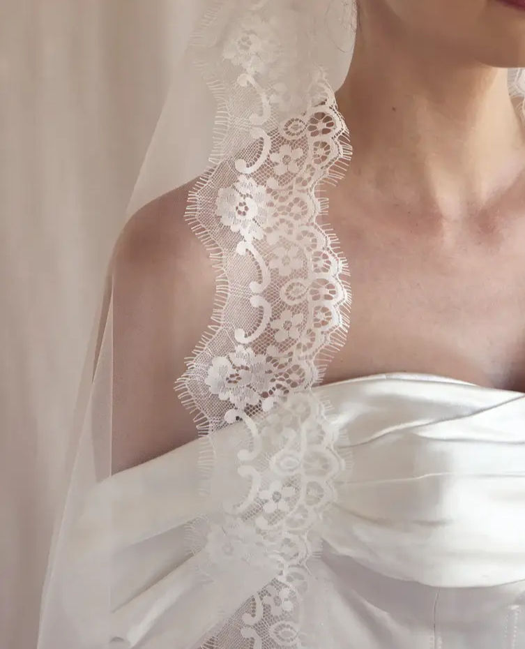 Lace Mantilla @bridesbymancini