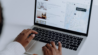 The Psychology of Hospitality Bookings: What Makes a Guest Click ‘Reserve Now’
