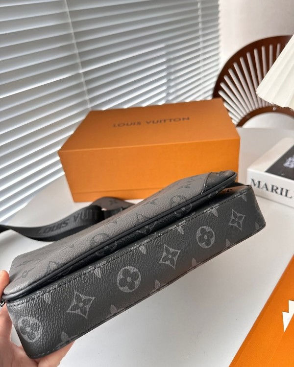 Thumbnail: Louis Vuitton Virgil Abloh Trio Messenger Bag
