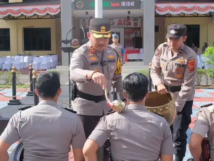Polres Subang Gelar Upacara Kenaikan Pangkat di Awal Tahun 2025