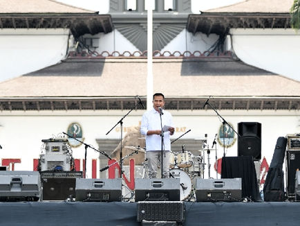 Membangun Kemandirian Ekonomi: Peran Strategis UMKM Jawa Barat di Era Modern