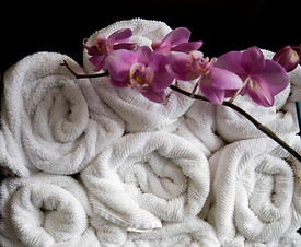 Spa Handtücher mit Blumen