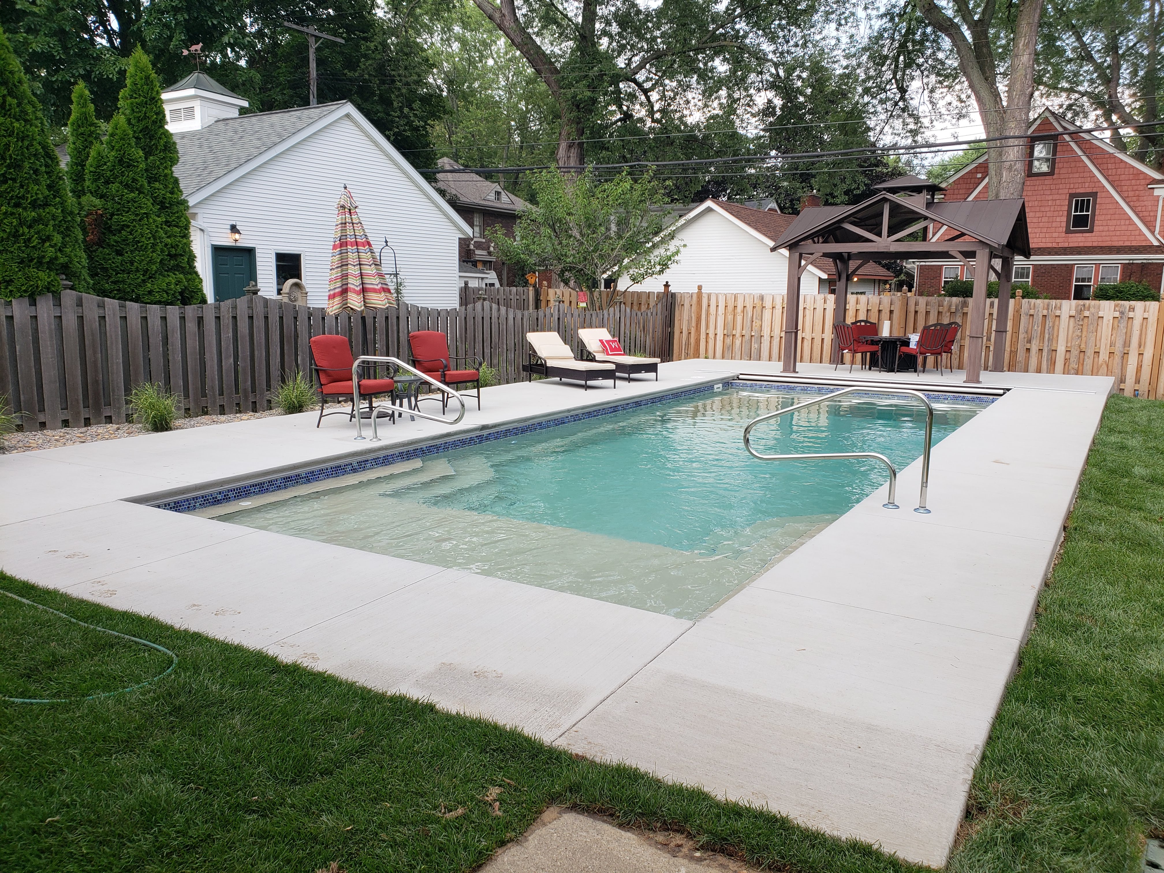 Grand Ledge Fiberglass Swimming Pool